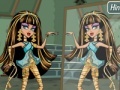 Игра Funny mirror in Monster High school