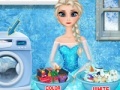 Игра Elsa Washing Clothes