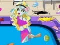 Игра Monster High swimming pool cleaning