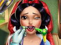 Игра Snow White Real Dentist