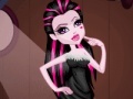 Игра Draculaura Dress Up 2