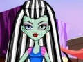 Игра Monster High Frankie Stein Dress Up