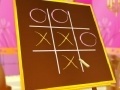 Ігра Tic Tac Toe on the board